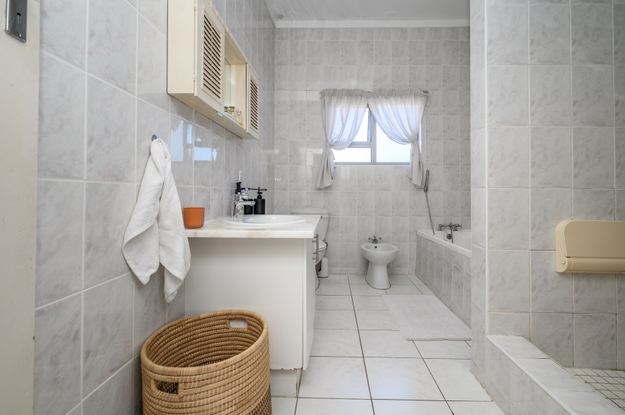 3 Bedroom Property for Sale in Summerstrand Eastern Cape